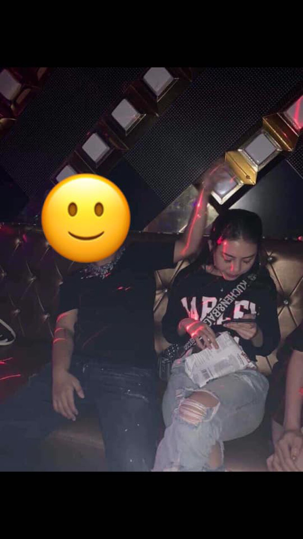 Drama siêu to siêu khổng lồ của 'tiểu tam 2s': 'Ăn cháo đá bát', cướp bồ bạn thân, phẫu thuật thẩm mỹ nhưng chối đây đẩy... - 4 Drama siêu to siêu khổng lồ của 'tiểu tam 2s': 'Ăn cháo đá bát', cướp bồ bạn thân, phẫu thuật thẩm mỹ nhưng chối đây đẩy... - 4