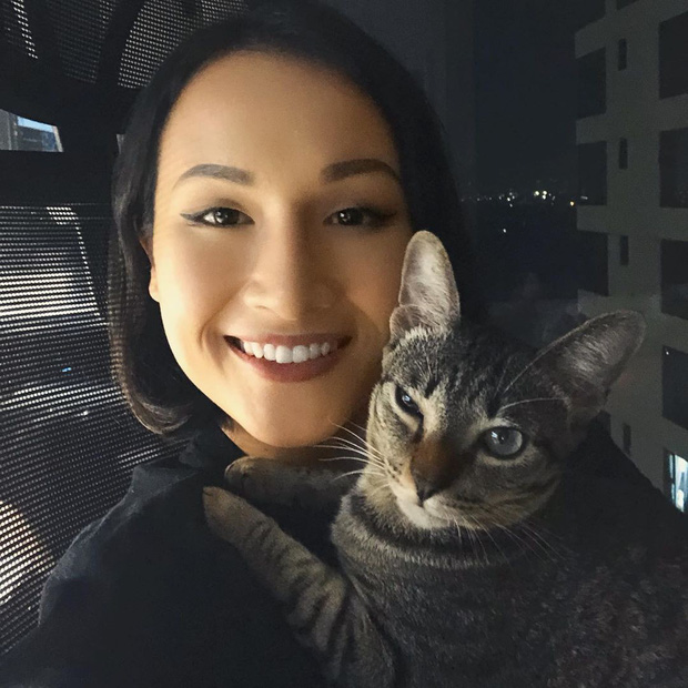 'Dăm ba' thứ nổi tiếng của YouTuber, hot girl với streamer Việt: Sang chảnh ở đâu chứ về nhà thì cũng è cổ phục vụ boss thôi! - 3 'Dăm ba' thứ nổi tiếng của YouTuber, hot girl với streamer Việt: Sang chảnh ở đâu chứ về nhà thì cũng è cổ phục vụ boss thôi! - 3