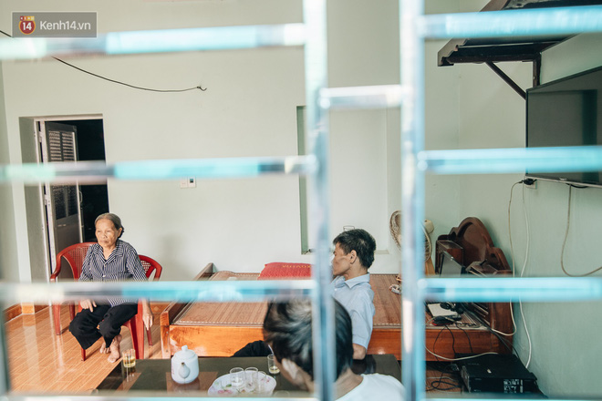 Số phận cay đắng của 'người cây' kì lạ nhất Việt Nam: Mẹ cõng con đi điều trị gần 50 năm, phải uống thuốc ngủ để quên cơn đau - 6 Số phận cay đắng của 'người cây' kì lạ nhất Việt Nam: Mẹ cõng con đi điều trị gần 50 năm, phải uống thuốc ngủ để quên cơn đau - 6