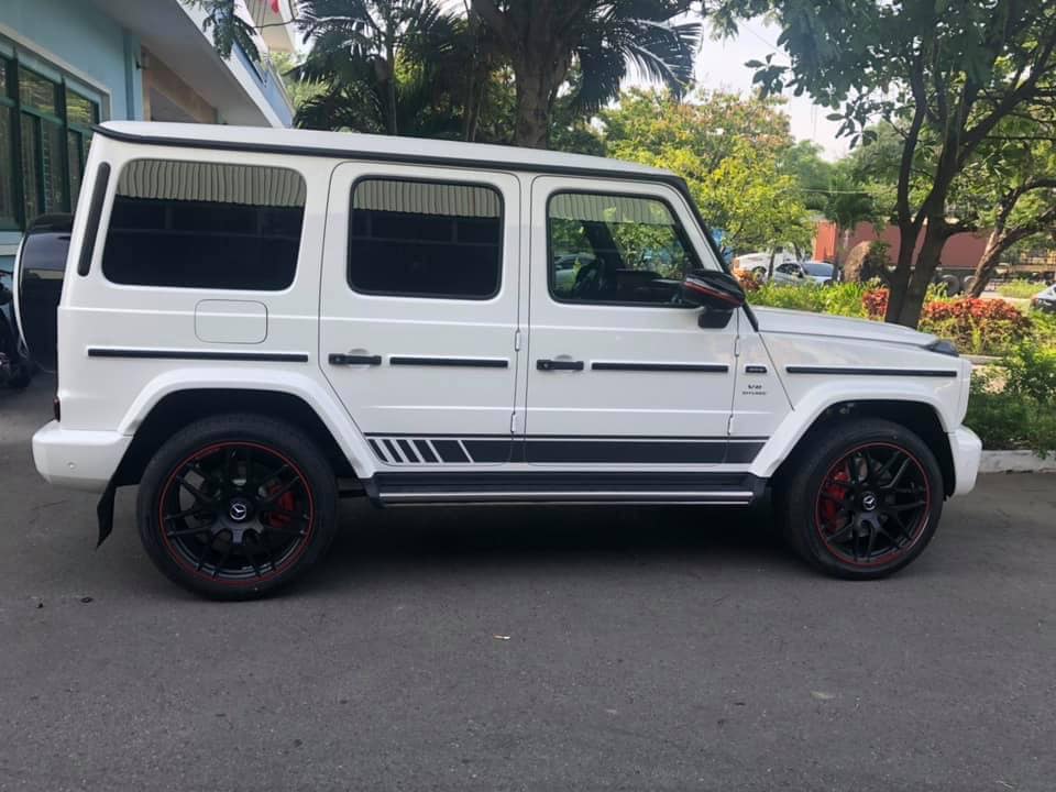 Minh Nhựa xách Mercedes-AMG G63 hơn 13 tỷ lên Đà Lạt "bán nước suối dạo", chuẩn bị đám cưới con gái - 4 Minh Nhựa xách Mercedes-AMG G63 hơn 13 tỷ lên Đà Lạt "bán nước suối dạo", chuẩn bị đám cưới con gái - 4