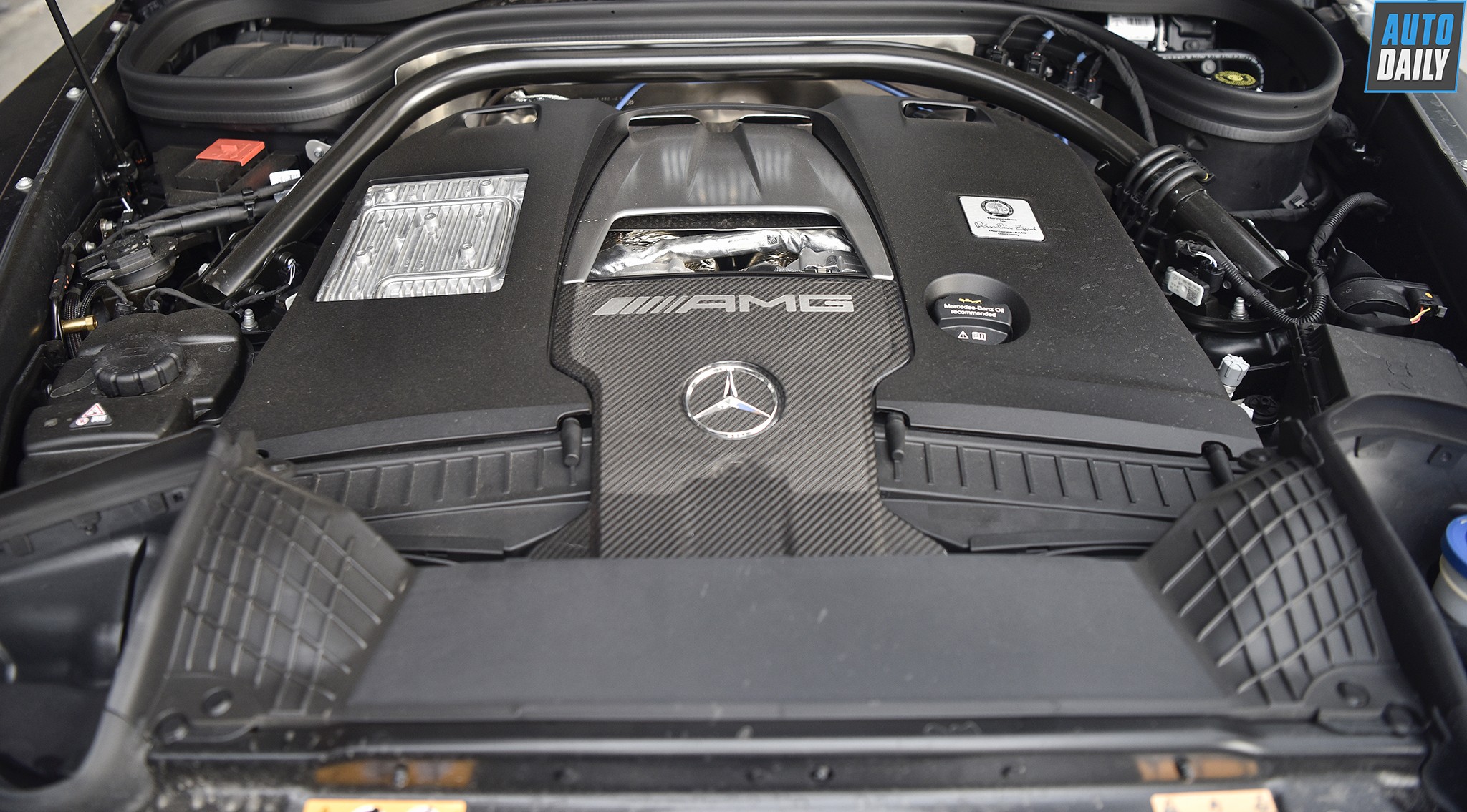 Minh Nhựa xách Mercedes-AMG G63 hơn 13 tỷ lên Đà Lạt "bán nước suối dạo", chuẩn bị đám cưới con gái - 5 Minh Nhựa xách Mercedes-AMG G63 hơn 13 tỷ lên Đà Lạt "bán nước suối dạo", chuẩn bị đám cưới con gái - 5