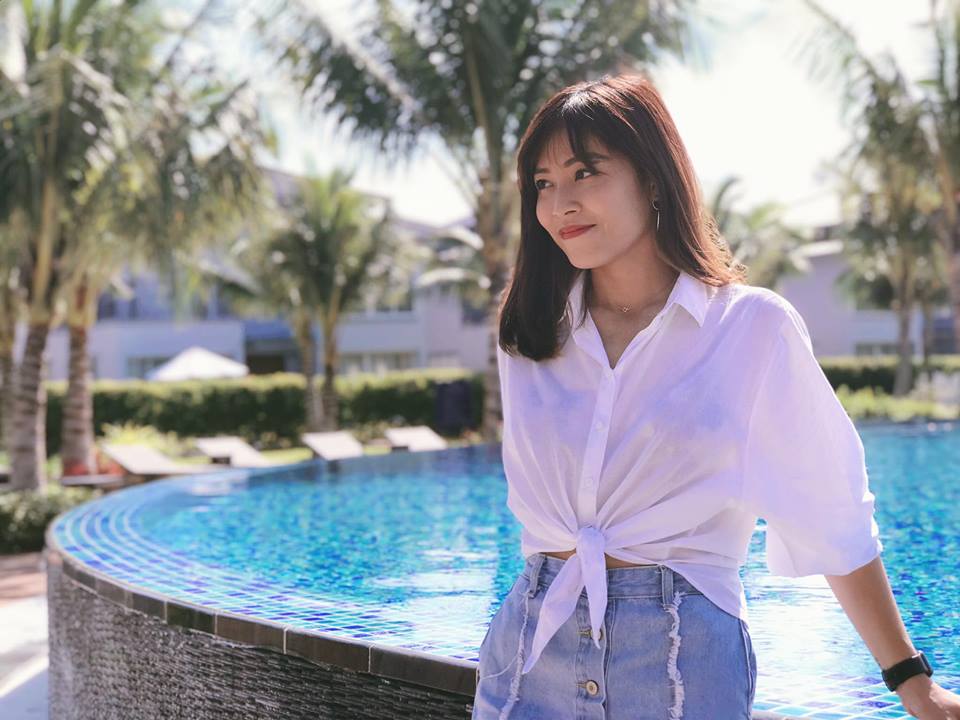 Thay đổi phong cách 180 độ so với hình ảnh chỉn chu ngày trước, MC Hoàng Linh bị nhận xét: 'Là MC nổi tiếng mà mất hết vẻ thanh lịch' - 2 Thay đổi phong cách 180 độ so với hình ảnh chỉn chu ngày trước, MC Hoàng Linh bị nhận xét: 'Là MC nổi tiếng mà mất hết vẻ thanh lịch' - 2