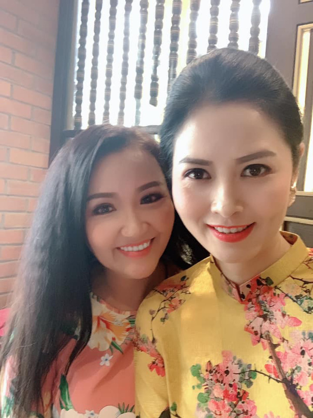 Cô Hạnh bán hoa 'Về nhà đi con' được khen hết lời vì ngoại hình lột xác, nhan sắc đáng ngưỡng mộ ở tuổi 41 - 2 Cô Hạnh bán hoa 'Về nhà đi con' được khen hết lời vì ngoại hình lột xác, nhan sắc đáng ngưỡng mộ ở tuổi 41 - 2