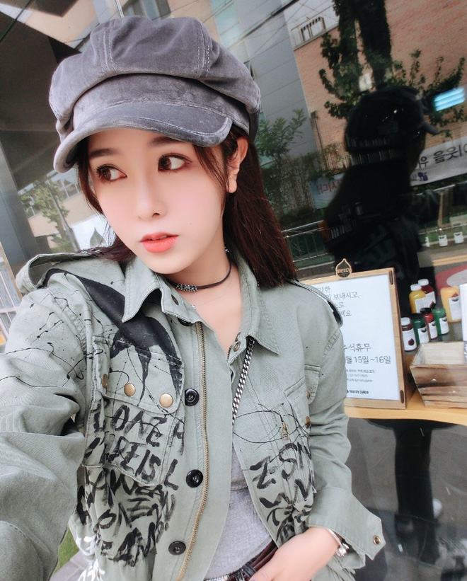 Hot girl hơn 7 triệu follow bị bóc mẽ nhan sắc thật: Thiếu đi filter làm đẹp thì cũng hóa... bình thường girl thôi! - 5 Hot girl hơn 7 triệu follow bị bóc mẽ nhan sắc thật: Thiếu đi filter làm đẹp thì cũng hóa... bình thường girl thôi! - 5
