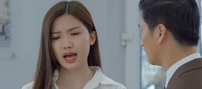 Hoa hồng trên ngực trái: Thái gây phẫn nộ khi nói về vợ con mình với hồ ly tinh 'Vì em, anh có lỗi với họ cũng được!' - 2 Hoa hồng trên ngực trái: Thái gây phẫn nộ khi nói về vợ con mình với hồ ly tinh 'Vì em, anh có lỗi với họ cũng được!' - 2