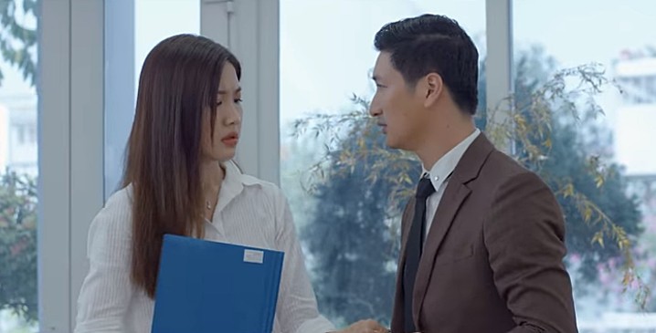 Hoa hồng trên ngực trái: Thái gây phẫn nộ khi nói về vợ con mình với hồ ly tinh 'Vì em, anh có lỗi với họ cũng được!' Hoa hồng trên ngực trái: Thái gây phẫn nộ khi nói về vợ con mình với hồ ly tinh 'Vì em, anh có lỗi với họ cũng được!'