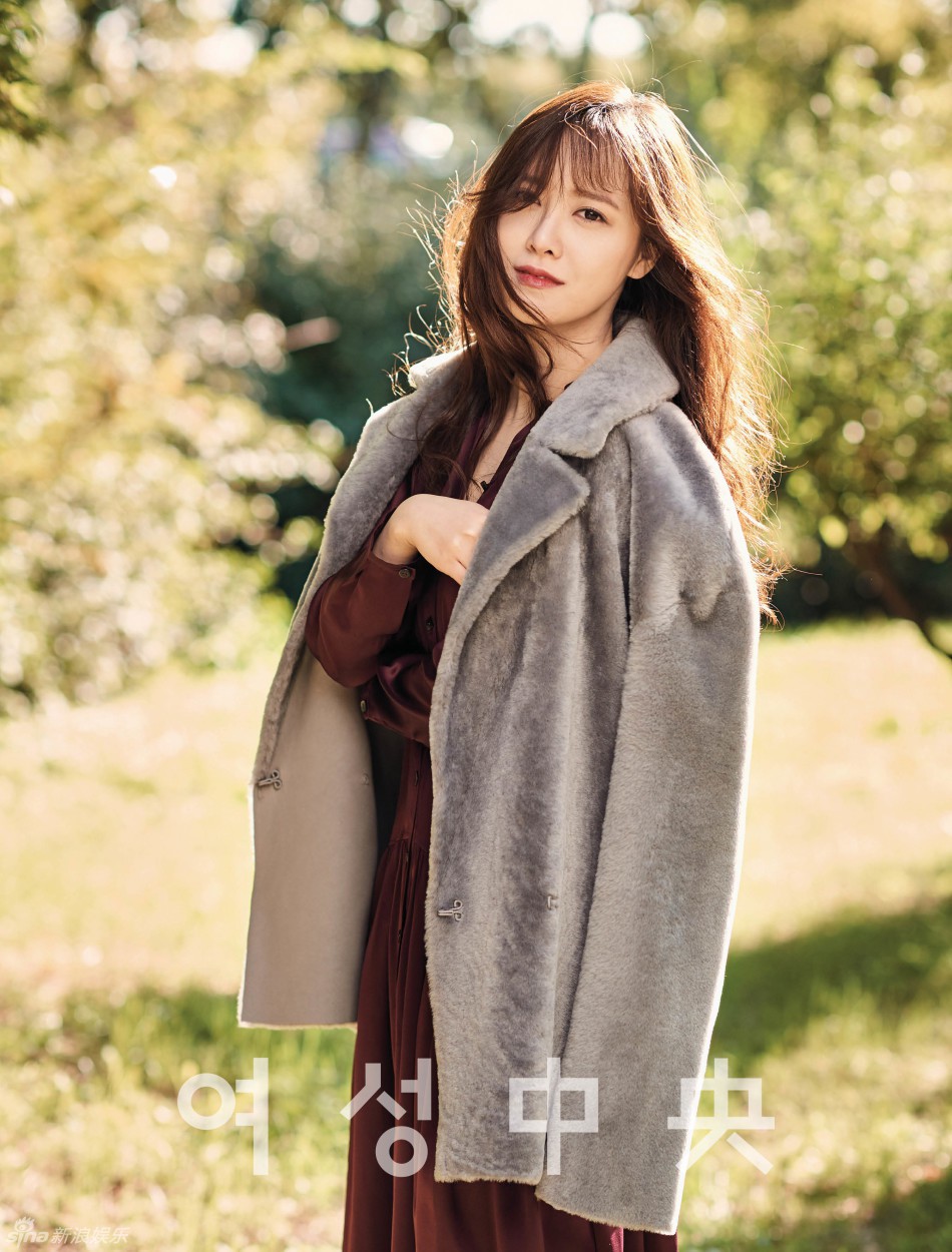 Vòng 1 sexy thế này mà Goo Hye Sun vẫn bị chồng chê 'không đủ gợi cảm' - 8 Vòng 1 sexy thế này mà Goo Hye Sun vẫn bị chồng chê 'không đủ gợi cảm' - 8
