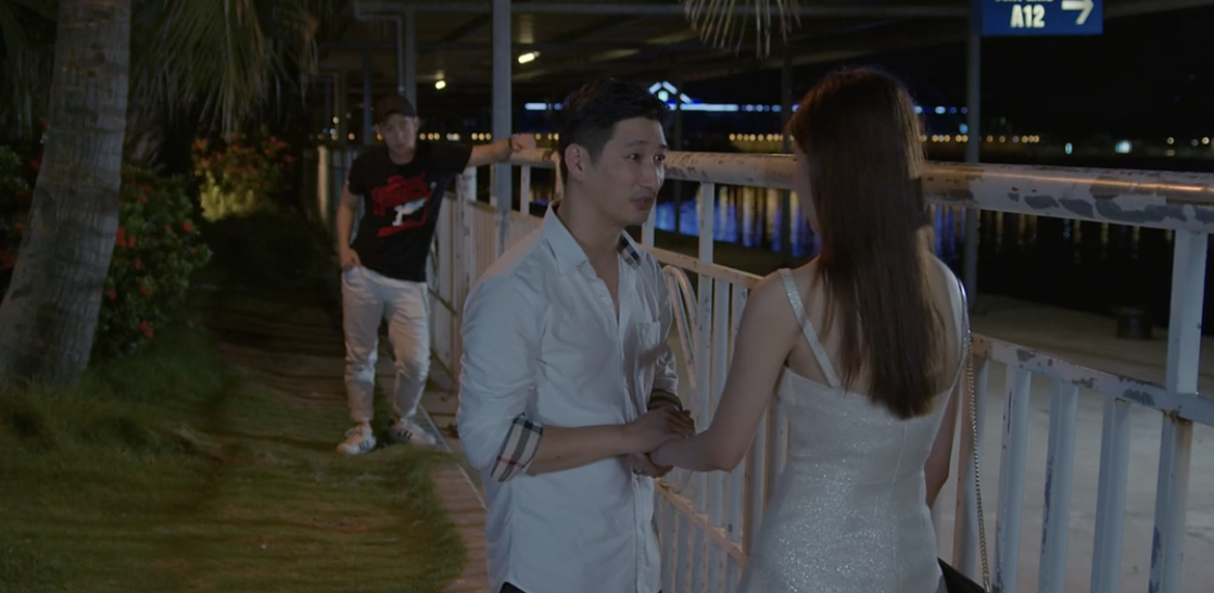 'Hoa hồng trên ngực trái': Tiểu tam Trà từ chối nụ hôn của Thái nhưng lại để tình cũ bế lên giường - 8 'Hoa hồng trên ngực trái': Tiểu tam Trà từ chối nụ hôn của Thái nhưng lại để tình cũ bế lên giường - 8