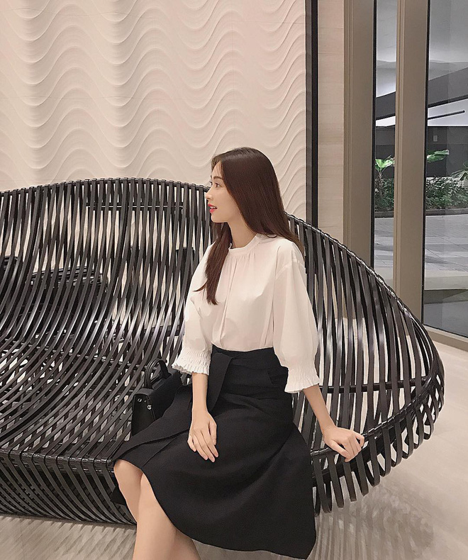 Đối lập như Hà Tăng và Hoa hậu Thu Thảo: Cùng mê áo trắng nhưng người đậm chất công sở, người lại 'hack' tuổi tài tình - 3 Đối lập như Hà Tăng và Hoa hậu Thu Thảo: Cùng mê áo trắng nhưng người đậm chất công sở, người lại 'hack' tuổi tài tình - 3