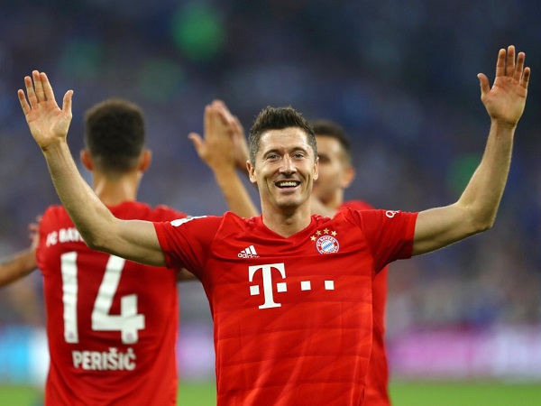 Lewandowski lập hattrick, Bayern Munich thắng tưng bừng trong ngày Coutinho ra mắt Lewandowski lập hattrick, Bayern Munich thắng tưng bừng trong ngày Coutinho ra mắt