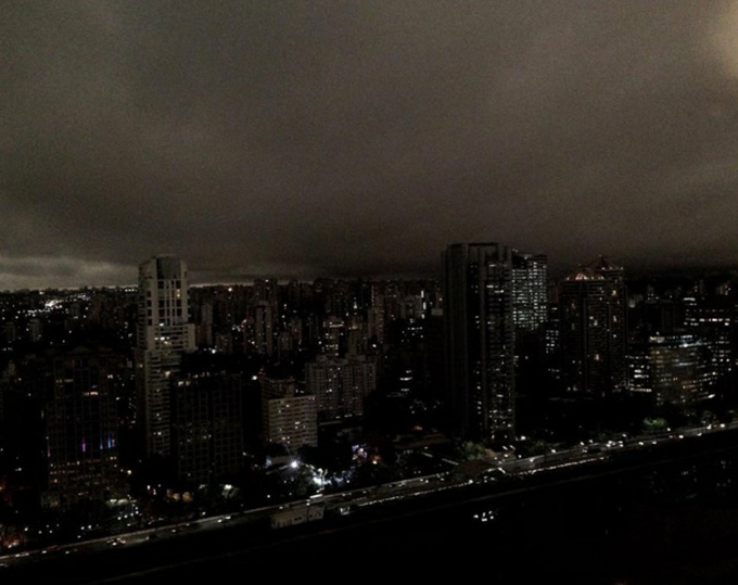 Bầu trời ban ngày tối đen ở Brazil vì cháy rừng Amazon - 3 Bầu trời ban ngày tối đen ở Brazil vì cháy rừng Amazon - 3
