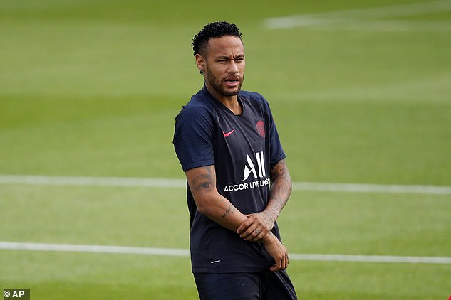 Neymar và Pogba hóa ra chỉ là những... con rối Neymar và Pogba hóa ra chỉ là những... con rối