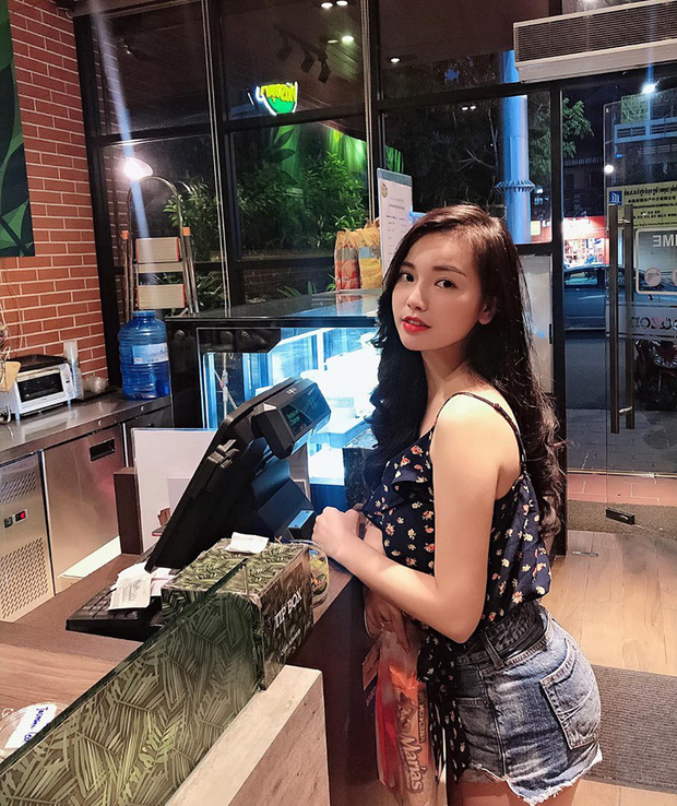 Cô gái Việt sở hữu 'cặp bồng đào' lên đến 108cm được báo Trung khen ngợi bày tỏ quan điểm vụ đòi bạn trai bao đi du lịch châu Âu - 5 Cô gái Việt sở hữu 'cặp bồng đào' lên đến 108cm được báo Trung khen ngợi bày tỏ quan điểm vụ đòi bạn trai bao đi du lịch châu Âu - 5
