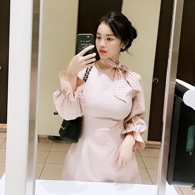 Cô gái Việt sở hữu 'cặp bồng đào' lên đến 108cm được báo Trung khen ngợi bày tỏ quan điểm vụ đòi bạn trai bao đi du lịch châu Âu - 9 Cô gái Việt sở hữu 'cặp bồng đào' lên đến 108cm được báo Trung khen ngợi bày tỏ quan điểm vụ đòi bạn trai bao đi du lịch châu Âu - 9