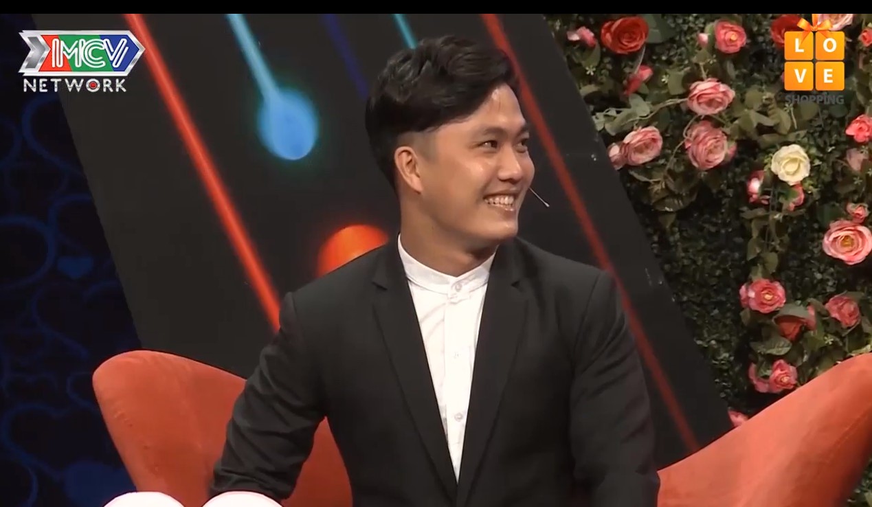 'Bạn muốn hẹn hò': Nữ chính 'đứng hình' khi biết chàng trai 28 tuổi có sở thích 'mân vú mẹ' 'Bạn muốn hẹn hò': Nữ chính 'đứng hình' khi biết chàng trai 28 tuổi có sở thích 'mân vú mẹ'