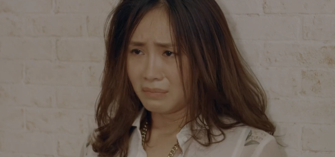'Hoa hồng trên ngực trái' tập 7: Khuê say khướt ngã vào lòng Bảo trước mặt chồng, fan sung sướng đòi Thái ly dị gấp - 5 'Hoa hồng trên ngực trái' tập 7: Khuê say khướt ngã vào lòng Bảo trước mặt chồng, fan sung sướng đòi Thái ly dị gấp - 5