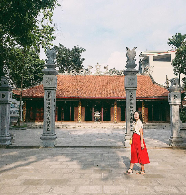 Lặn lội từ Sài Gòn ra chùa Hà cầu duyên, cô gái về nhà chỉ cần 'thả like' cũng được crush quay sang tán tỉnh Lặn lội từ Sài Gòn ra chùa Hà cầu duyên, cô gái về nhà chỉ cần 'thả like' cũng được crush quay sang tán tỉnh