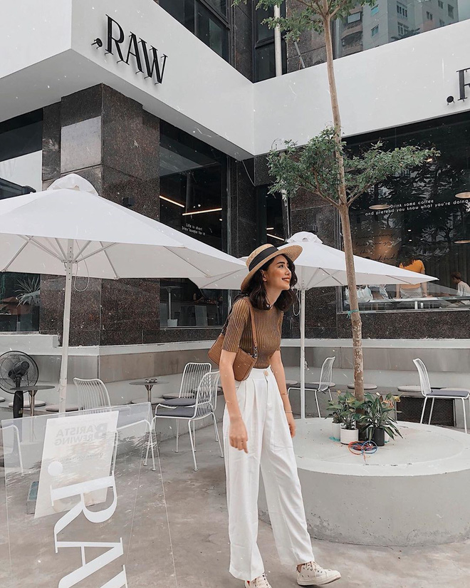 Hội sành điệu Instagram chỉ diện 5 món phụ kiện là có hình 'sống ảo' đẹp mê, bạn hãy thử ngay cho dịp nghỉ lễ để thấy sự lợi hại Hội sành điệu Instagram chỉ diện 5 món phụ kiện là có hình 'sống ảo' đẹp mê, bạn hãy thử ngay cho dịp nghỉ lễ để thấy sự lợi hại