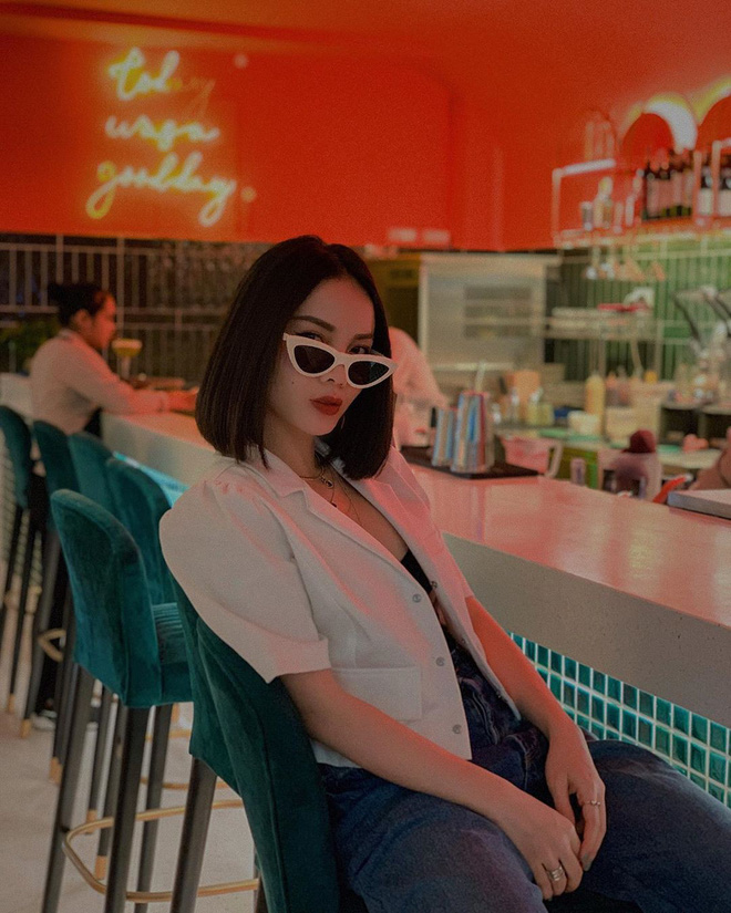 Hội sành điệu Instagram chỉ diện 5 món phụ kiện là có hình 'sống ảo' đẹp mê, bạn hãy thử ngay cho dịp nghỉ lễ để thấy sự lợi hại - 4 Hội sành điệu Instagram chỉ diện 5 món phụ kiện là có hình 'sống ảo' đẹp mê, bạn hãy thử ngay cho dịp nghỉ lễ để thấy sự lợi hại - 4