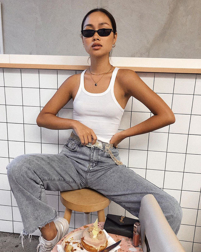 Hội sành điệu Instagram chỉ diện 5 món phụ kiện là có hình 'sống ảo' đẹp mê, bạn hãy thử ngay cho dịp nghỉ lễ để thấy sự lợi hại - 5 Hội sành điệu Instagram chỉ diện 5 món phụ kiện là có hình 'sống ảo' đẹp mê, bạn hãy thử ngay cho dịp nghỉ lễ để thấy sự lợi hại - 5