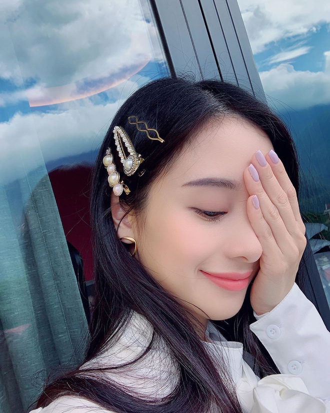 Hội sành điệu Instagram chỉ diện 5 món phụ kiện là có hình 'sống ảo' đẹp mê, bạn hãy thử ngay cho dịp nghỉ lễ để thấy sự lợi hại - 11 Hội sành điệu Instagram chỉ diện 5 món phụ kiện là có hình 'sống ảo' đẹp mê, bạn hãy thử ngay cho dịp nghỉ lễ để thấy sự lợi hại - 11