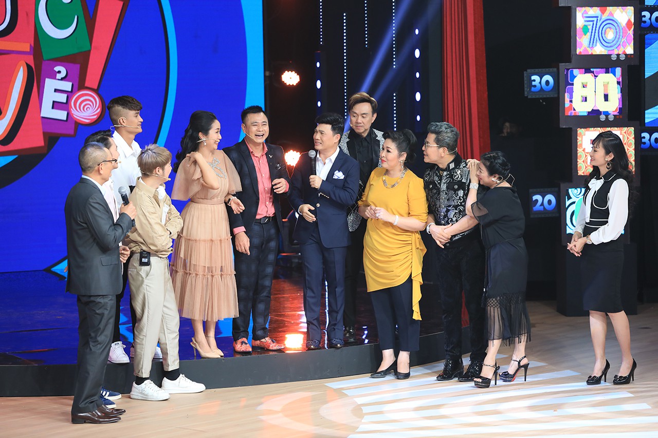 Hồng Vân chia sẻ mối tình bí mật với Quang Linh nhưng bất ngờ nhất là kế hoạch 'chữa cháy' nếu đụng mặt chồng - 1 Hồng Vân chia sẻ mối tình bí mật với Quang Linh nhưng bất ngờ nhất là kế hoạch 'chữa cháy' nếu đụng mặt chồng - 1