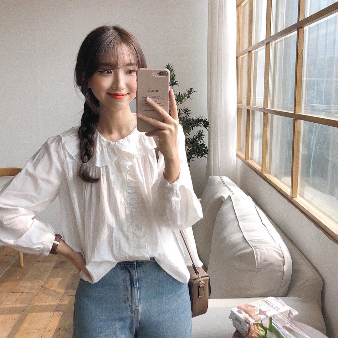 Đây chính là mẫu áo hot hit bạn cần sắm nhất thu này vì mặc kiểu gì cũng đẹp và sang hết nấc Đây chính là mẫu áo hot hit bạn cần sắm nhất thu này vì mặc kiểu gì cũng đẹp và sang hết nấc