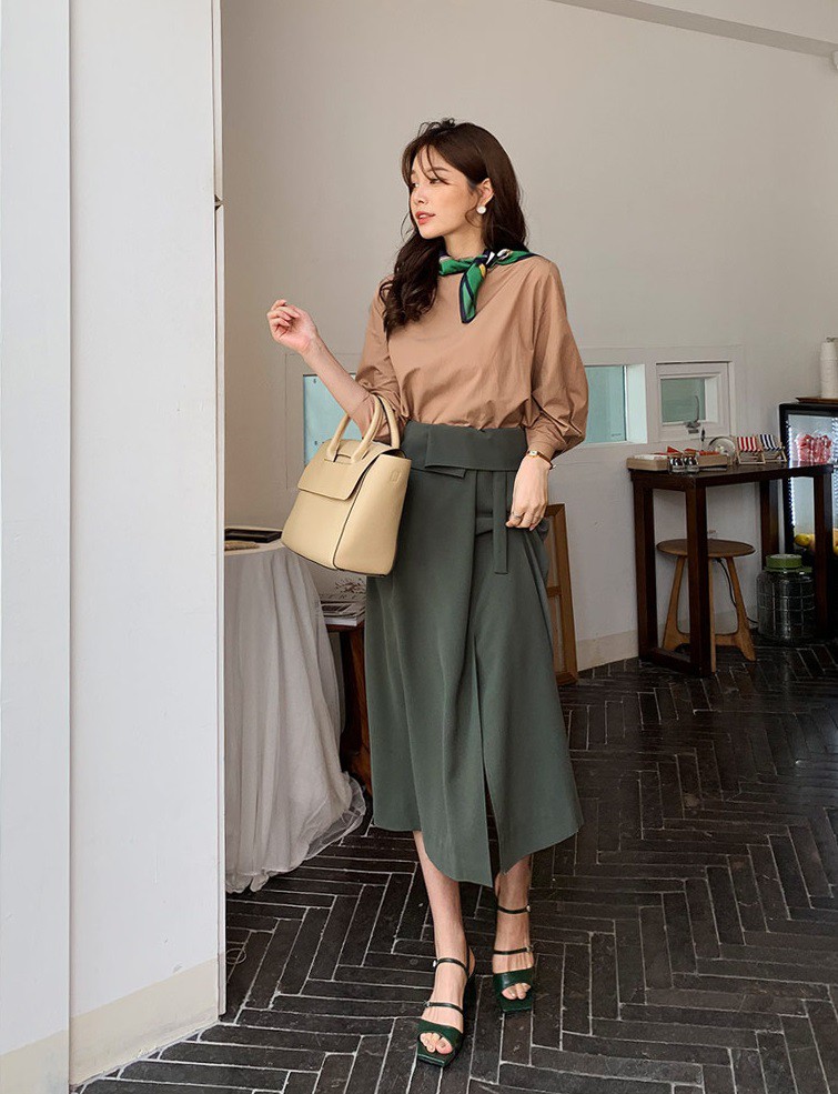 Đây chính là mẫu áo hot hit bạn cần sắm nhất thu này vì mặc kiểu gì cũng đẹp và sang hết nấc - 10 Đây chính là mẫu áo hot hit bạn cần sắm nhất thu này vì mặc kiểu gì cũng đẹp và sang hết nấc - 10