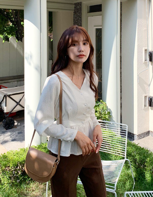 Đây chính là mẫu áo hot hit bạn cần sắm nhất thu này vì mặc kiểu gì cũng đẹp và sang hết nấc - 5 Đây chính là mẫu áo hot hit bạn cần sắm nhất thu này vì mặc kiểu gì cũng đẹp và sang hết nấc - 5