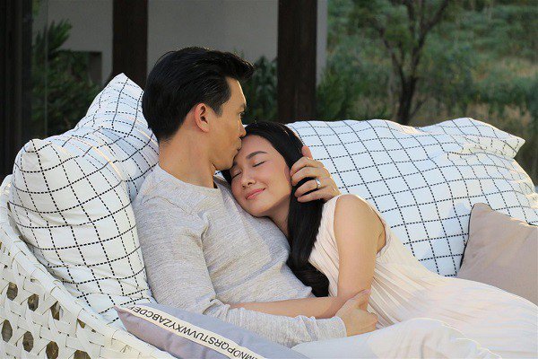 'Tiểu tam' gửi ảnh khoe ngủ với chồng sắp cưới, cô dâu phản đòn khiến cả hai ê mặt 'Tiểu tam' gửi ảnh khoe ngủ với chồng sắp cưới, cô dâu phản đòn khiến cả hai ê mặt