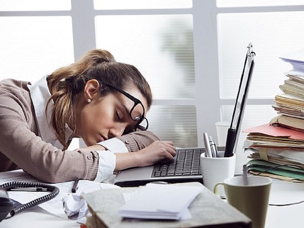 Tại sao nhiều người cảm thấy mệt mỏi ủ rũ vào ban ngày nhưng đêm lại tỉnh táo đến khuya? Tại sao nhiều người cảm thấy mệt mỏi ủ rũ vào ban ngày nhưng đêm lại tỉnh táo đến khuya?