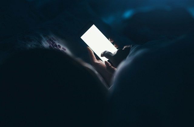 Tại sao nhiều người cảm thấy mệt mỏi ủ rũ vào ban ngày nhưng đêm lại tỉnh táo đến khuya? - 2 Tại sao nhiều người cảm thấy mệt mỏi ủ rũ vào ban ngày nhưng đêm lại tỉnh táo đến khuya? - 2