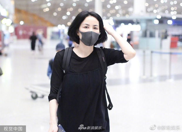 Tạ Đình Phong cầu hôn thành công, Vương Phi khoe khéo 'nhẫn lạ' ngón áp út chứng minh tình cảm? - 1 Tạ Đình Phong cầu hôn thành công, Vương Phi khoe khéo 'nhẫn lạ' ngón áp út chứng minh tình cảm? - 1