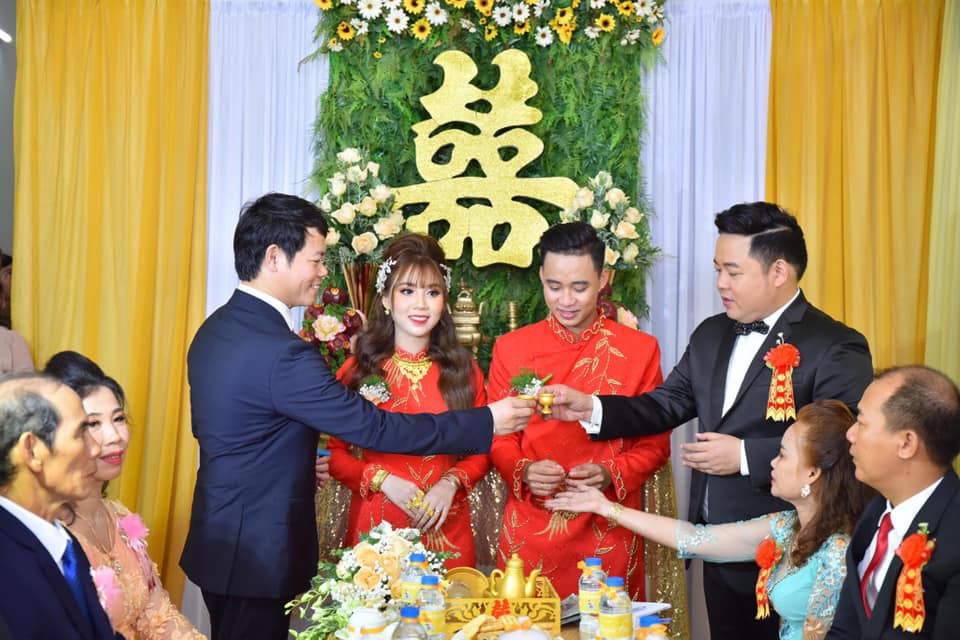 Ca sĩ Quang Lê làm bố chồng ở tuổi 39, đích thân đưa con trai xuống miền Tây rước dâu - 3 Ca sĩ Quang Lê làm bố chồng ở tuổi 39, đích thân đưa con trai xuống miền Tây rước dâu - 3