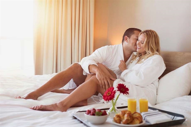 Tại sao 'chuyện ấy' trong khách sạn thú vị hơn ở nhà? - 1 Tại sao 'chuyện ấy' trong khách sạn thú vị hơn ở nhà? - 1