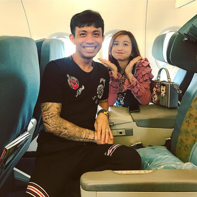 Dân mạng 'bóc mẽ' loạt ảnh Mina Phạm - vợ 2 của Minh Nhựa dùng photoshop ghép mình vào toàn những nơi sang chảnh Dân mạng 'bóc mẽ' loạt ảnh Mina Phạm - vợ 2 của Minh Nhựa dùng photoshop ghép mình vào toàn những nơi sang chảnh