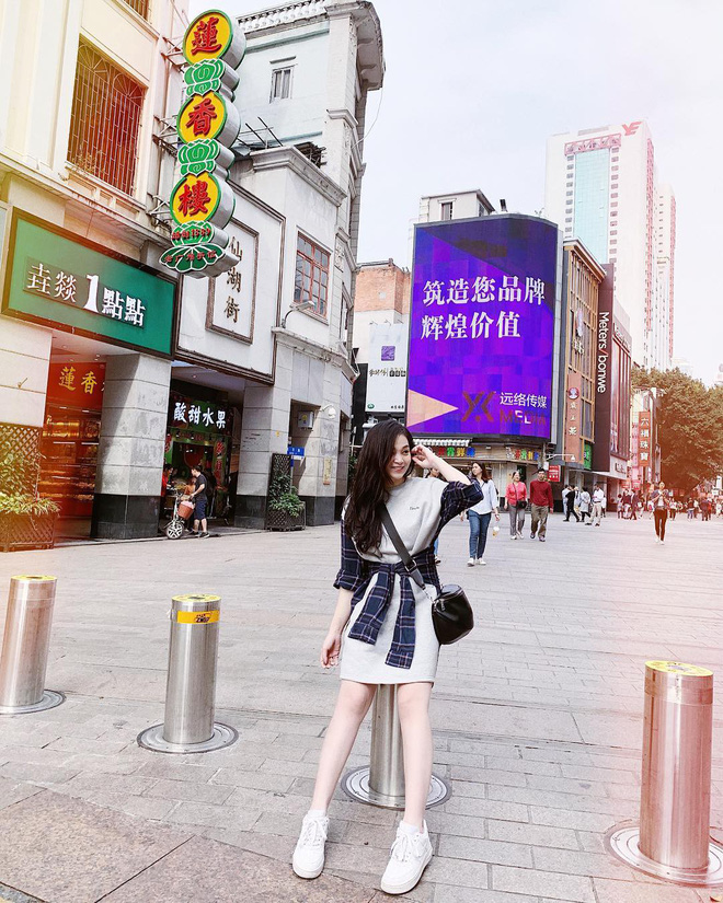 Đọ gu du lịch sang chảnh giữa 4 cô vợ đại gia hot nhất MXH: Vợ hai Minh Nhựa là người lùm xùm nhất với loạt ảnh check-in như ở một hành tinh khác! - 41 Đọ gu du lịch sang chảnh giữa 4 cô vợ đại gia hot nhất MXH: Vợ hai Minh Nhựa là người lùm xùm nhất với loạt ảnh check-in như ở một hành tinh khác! - 41
