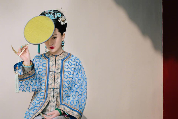 9 mỹ nhân gây mê thiên hạ bằng 'set đồ' nhà Thanh trên phim: Dương Mịch quá lộng lẫy, Châu Tấn soái khí ngút ngàn! - 12 9 mỹ nhân gây mê thiên hạ bằng 'set đồ' nhà Thanh trên phim: Dương Mịch quá lộng lẫy, Châu Tấn soái khí ngút ngàn! - 12
