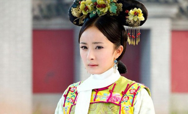 9 mỹ nhân gây mê thiên hạ bằng 'set đồ' nhà Thanh trên phim: Dương Mịch quá lộng lẫy, Châu Tấn soái khí ngút ngàn! - 2 9 mỹ nhân gây mê thiên hạ bằng 'set đồ' nhà Thanh trên phim: Dương Mịch quá lộng lẫy, Châu Tấn soái khí ngút ngàn! - 2