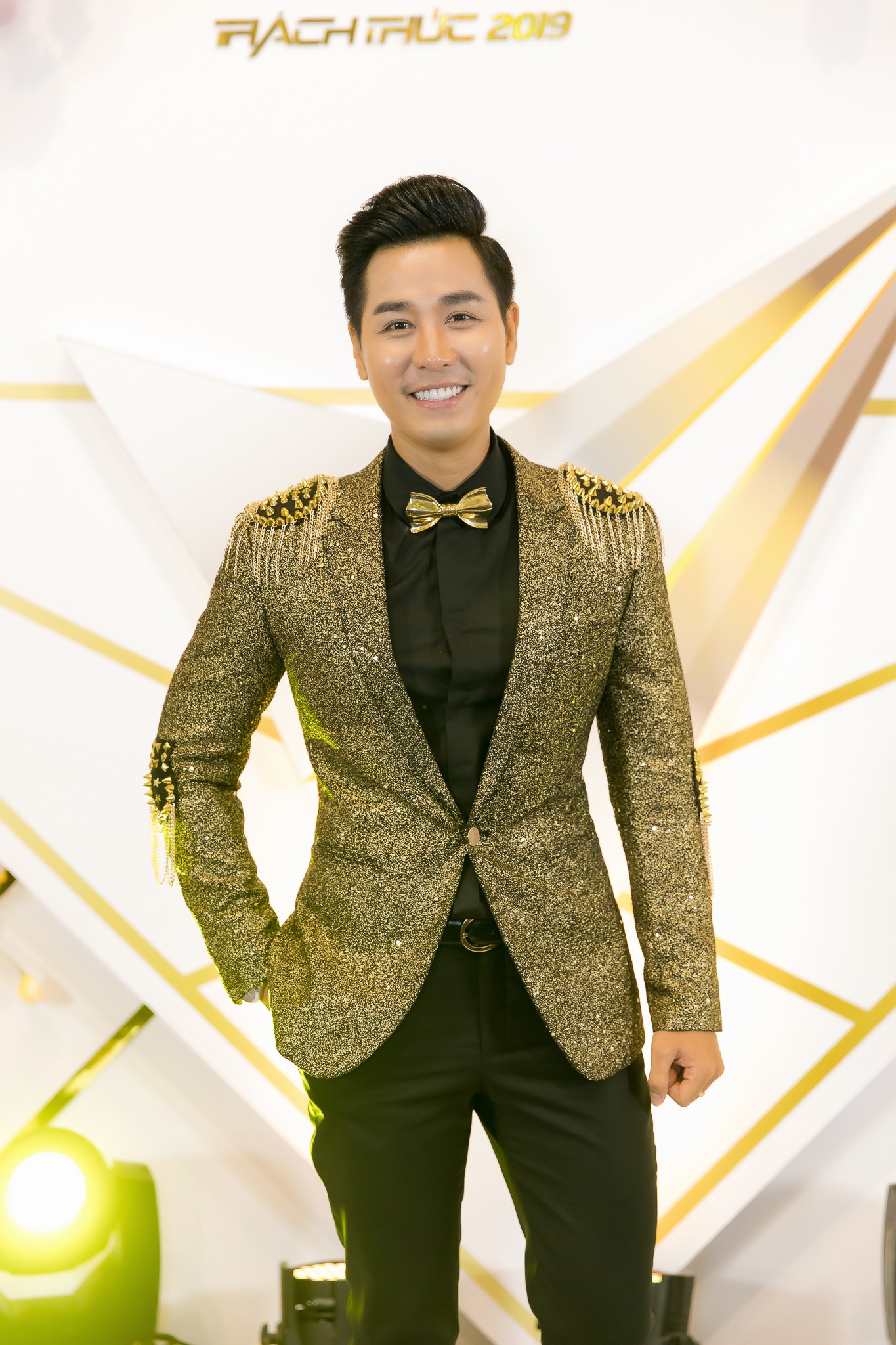 VTV Awards gây tranh cãi, Nguyên Khang nói gì khi được cho là xứng đáng giành giải hơn Thành Trung? - 2 VTV Awards gây tranh cãi, Nguyên Khang nói gì khi được cho là xứng đáng giành giải hơn Thành Trung? - 2