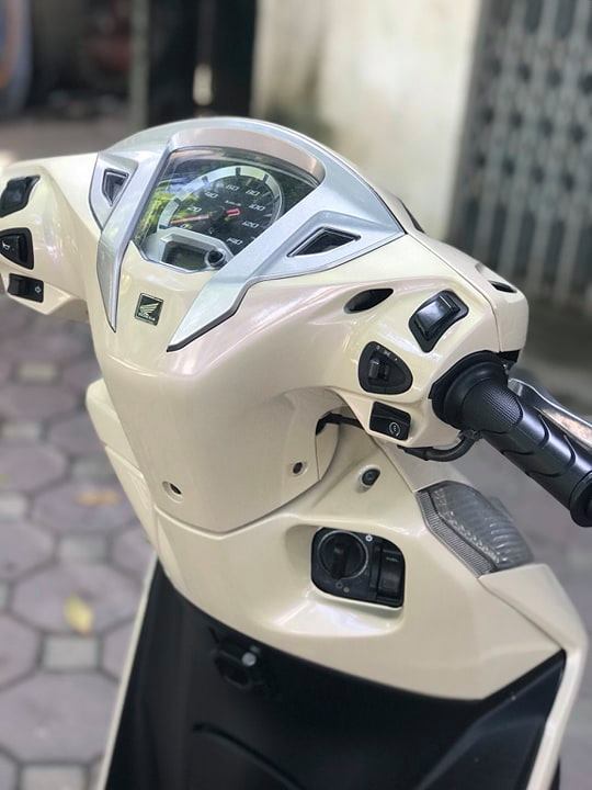 Xe tay ga Honda Lead cũ giá siêu đắt 200 triệu đồng - 2 Xe tay ga Honda Lead cũ giá siêu đắt 200 triệu đồng - 2