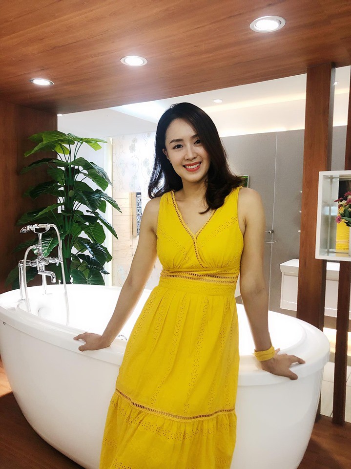 Bất ngờ với cuộc sống ngoài đời của Hồng Diễm - người vợ hứng trọn combo bị chồng 'cắm sừng', bạo hành trong 'Hoa hồng trên ngực trái' - 3 Bất ngờ với cuộc sống ngoài đời của Hồng Diễm - người vợ hứng trọn combo bị chồng 'cắm sừng', bạo hành trong 'Hoa hồng trên ngực trái' - 3