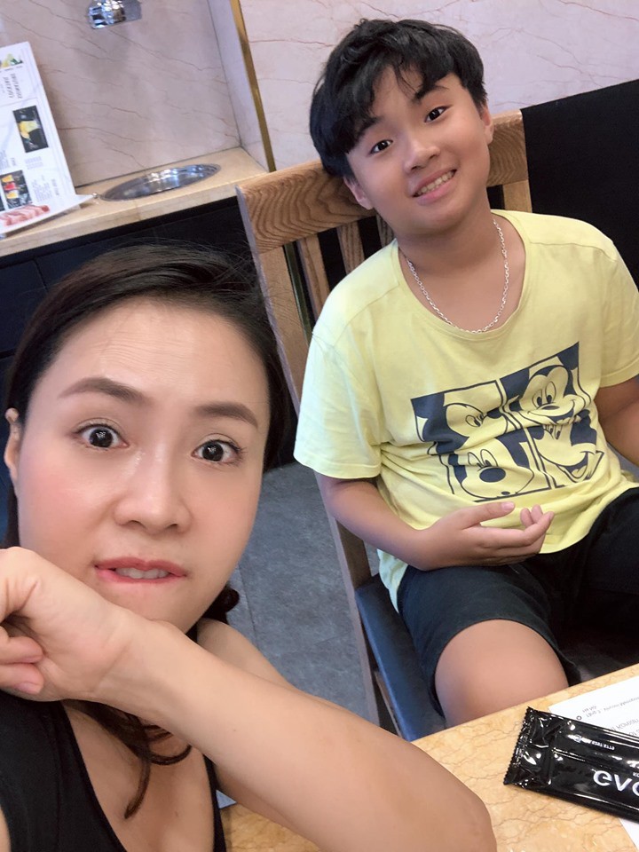 Bất ngờ với cuộc sống ngoài đời của Hồng Diễm - người vợ hứng trọn combo bị chồng 'cắm sừng', bạo hành trong 'Hoa hồng trên ngực trái' - 7 Bất ngờ với cuộc sống ngoài đời của Hồng Diễm - người vợ hứng trọn combo bị chồng 'cắm sừng', bạo hành trong 'Hoa hồng trên ngực trái' - 7