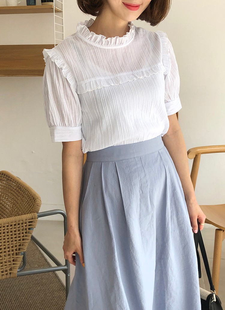 Chiếc áo cộng thêm vài phần sang chảnh cho các chị em công sở hóa ra cực dễ mix đồ - 7 Chiếc áo cộng thêm vài phần sang chảnh cho các chị em công sở hóa ra cực dễ mix đồ - 7