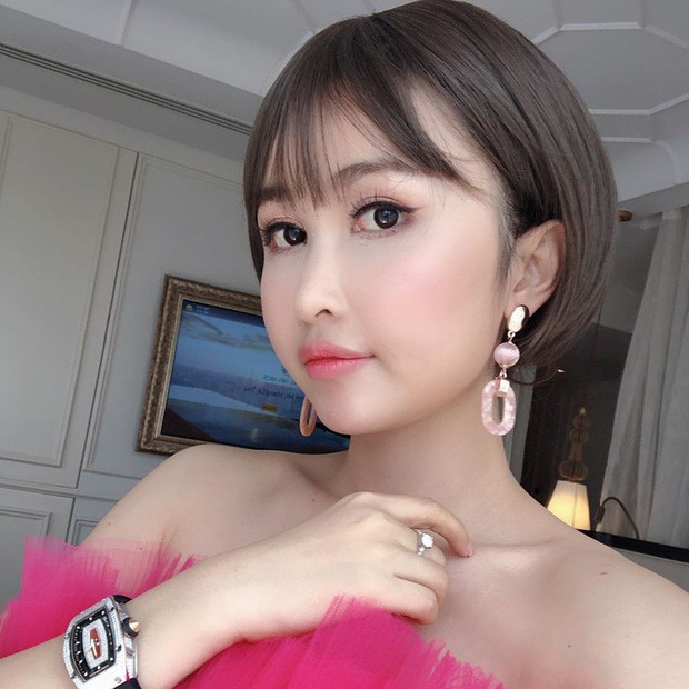 Phản ứng mới nhất của vợ Minh Nhựa khi bị tố chôm ảnh của nữ blogger nổi tiếng - 4 Phản ứng mới nhất của vợ Minh Nhựa khi bị tố chôm ảnh của nữ blogger nổi tiếng - 4