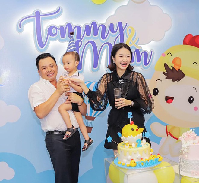 Hoa hậu Việt gây tranh cãi vì lấy chồng đại gia hơn 19 tuổi khi vừa đăng quang bây giờ ra sao? - 4 Hoa hậu Việt gây tranh cãi vì lấy chồng đại gia hơn 19 tuổi khi vừa đăng quang bây giờ ra sao? - 4