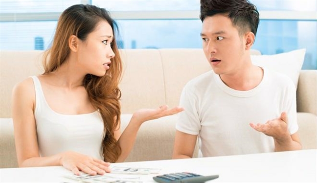 Có tiền vợ mới gật đầu 'chuyện ấy' Có tiền vợ mới gật đầu 'chuyện ấy'