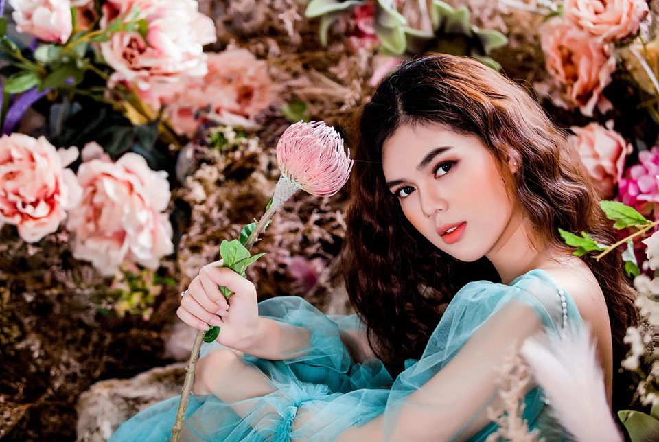 Bắt chước đàn chị, bản sao của Ngọc Trinh đăng ảnh khỏa thân trong bồn tắm nóng bỏng không kém - 3 Bắt chước đàn chị, bản sao của Ngọc Trinh đăng ảnh khỏa thân trong bồn tắm nóng bỏng không kém - 3