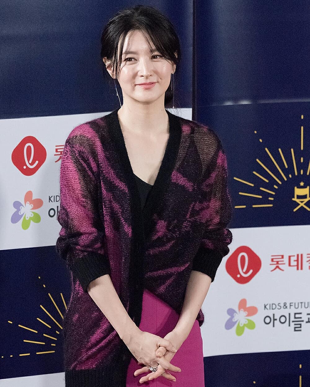 Lee Young Ae trong bộ cánh già đinh đã cho thấy: Mỹ nhân không tuổi cũng thành luống tuổi nếu chọn sai trang phục - 2 Lee Young Ae trong bộ cánh già đinh đã cho thấy: Mỹ nhân không tuổi cũng thành luống tuổi nếu chọn sai trang phục - 2
