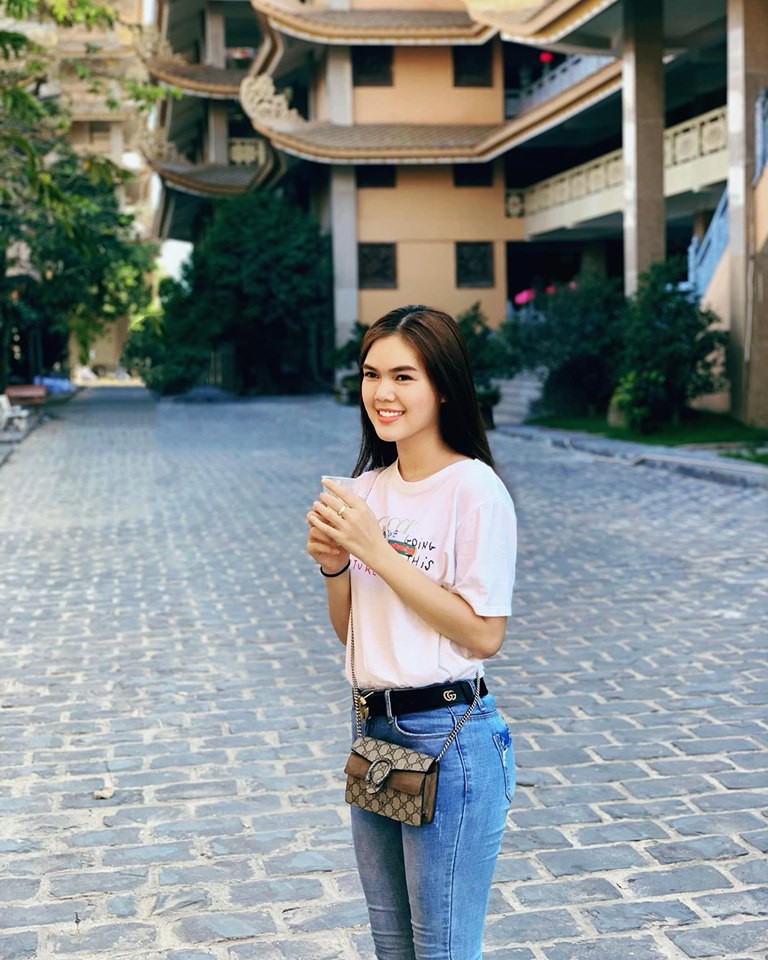 Bắt chước đàn chị, bản sao của Ngọc Trinh đăng ảnh khỏa thân trong bồn tắm nóng bỏng không kém - 4 Bắt chước đàn chị, bản sao của Ngọc Trinh đăng ảnh khỏa thân trong bồn tắm nóng bỏng không kém - 4